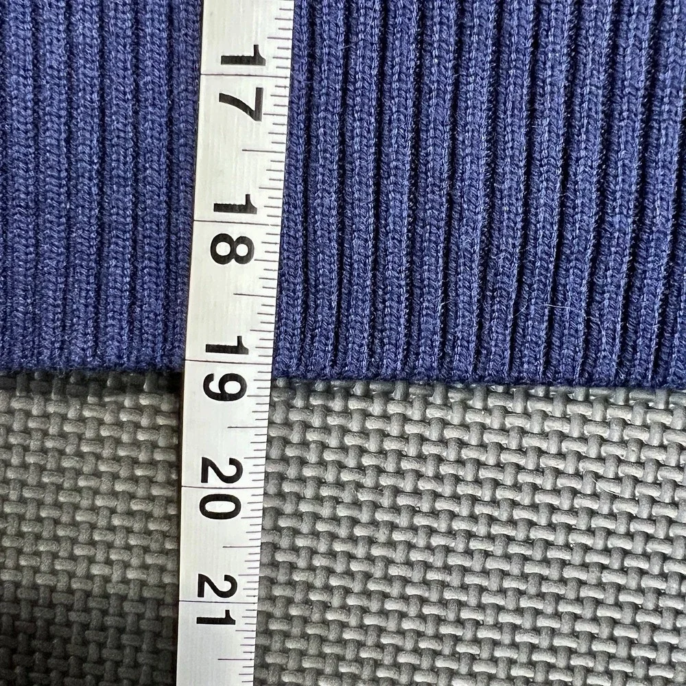 Lululemon Men's Textured Knit Raglan Crew‎ Sweater Navy Classic Minimalist